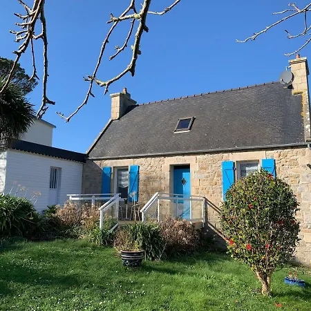 House With South-facing Terrace Holiday home Pleumeur-Bodou
